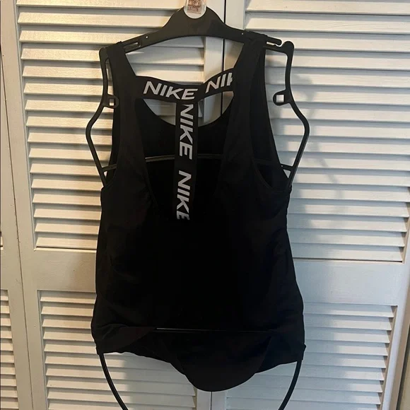 #1278=Nike Women's Black Sports Tank Top - Picture 3 of 8